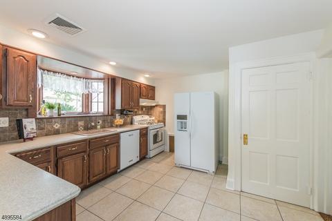 73 Ernst Ave, Bloomfield, NJ 07003 photo 16