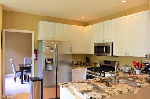 49 Arrowgate Dr, Randolph, NJ 07869 photo 4
