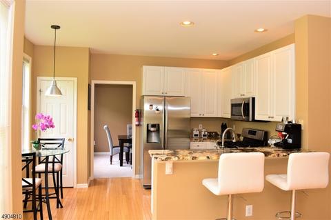 49 Arrowgate Dr, Randolph, NJ 07869 photo 5
