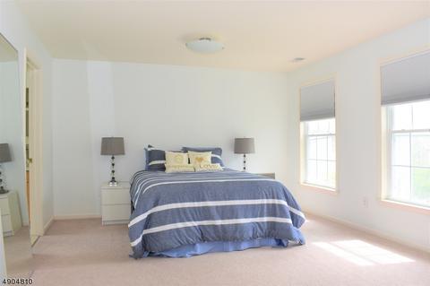 49 Arrowgate Dr, Randolph, NJ 07869 photo 9