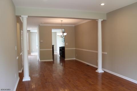 105 Levinberg Ln, Wayne, NJ 07470 photo 2