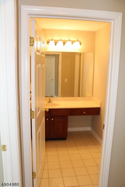 105 Levinberg Ln, Wayne, NJ 07470 photo 14