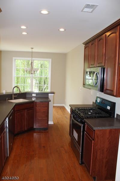 105 Levinberg Ln, Wayne, NJ 07470 photo 6