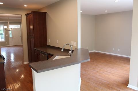 105 Levinberg Ln, Wayne, NJ 07470 photo 8