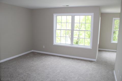 105 Levinberg Ln, Wayne, NJ 07470 photo 11