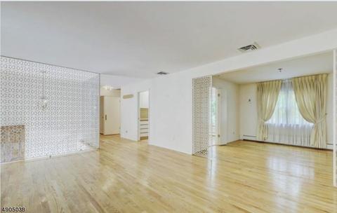 503 Hobart Rd, Paramus, NJ 07652 photo 2