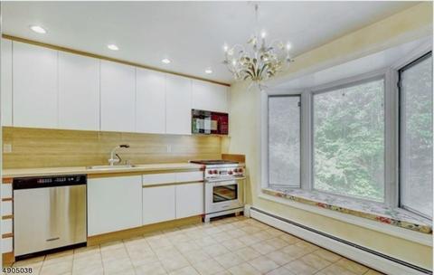 503 Hobart Rd, Paramus, NJ 07652 photo 7