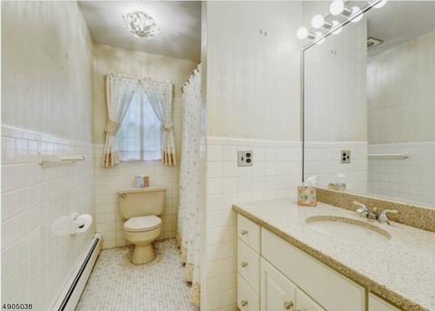 503 Hobart Rd, Paramus, NJ 07652 photo 10