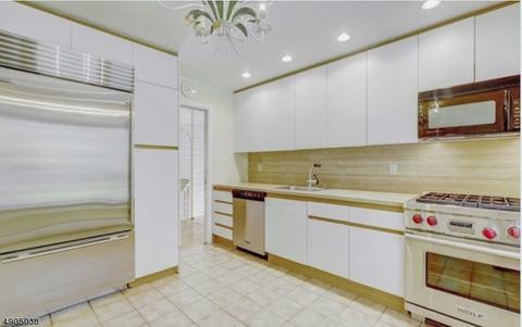 503 Hobart Rd, Paramus, NJ 07652 photo 6