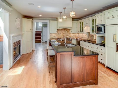 16 Heller Dr, Montclair, NJ 07043 photo 9