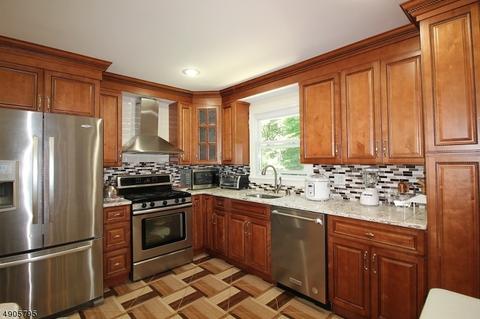 13 Wolfe Dr, Wanaque, NJ 07465 photo 3
