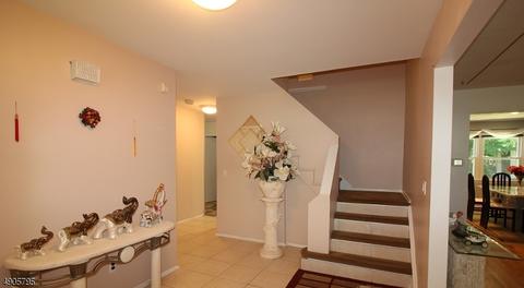 13 Wolfe Dr, Wanaque, NJ 07465 photo 2