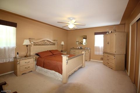 13 Wolfe Dr, Wanaque, NJ 07465 photo 14