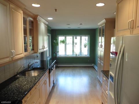 2 Mayfair Dr, Wayne, NJ 07470 photo 6