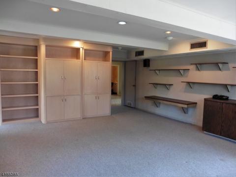 2 Mayfair Dr, Wayne, NJ 07470 photo 10
