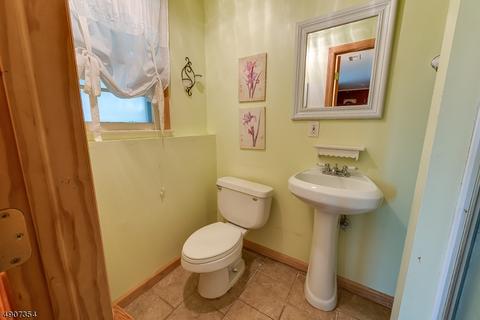 33 Slope Dr, Hackettstown, NJ 07840 photo 16