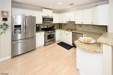 112 Bobolink Ct, Wayne, NJ 07470 photo 8