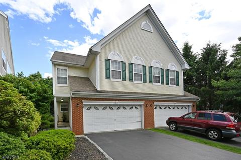 112 Bobolink Ct, Wayne, NJ 07470 photo 1