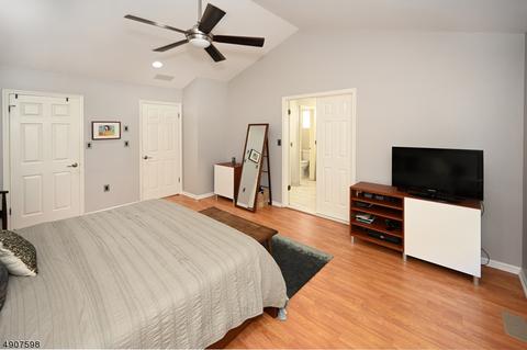 112 Bobolink Ct, Wayne, NJ 07470 photo 15