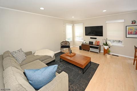 112 Bobolink Ct, Wayne, NJ 07470 photo 10
