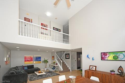 112 Bobolink Ct, Wayne, NJ 07470 photo 4