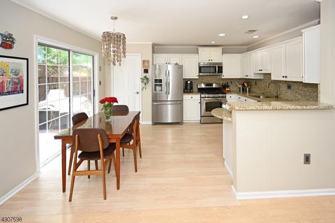 112 Bobolink Ct, Wayne, NJ 07470 photo 9