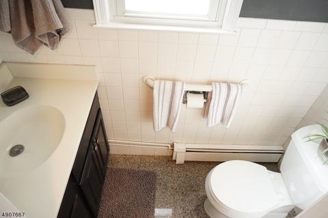 54 Emerson Pl, Wayne, NJ 07470 photo 10