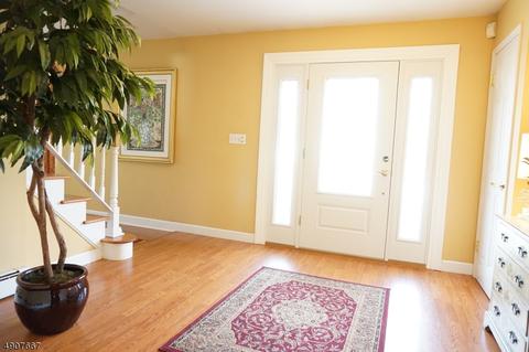 54 Emerson Pl, Wayne, NJ 07470 photo 2