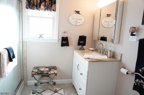 54 Emerson Pl, Wayne, NJ 07470 photo 16