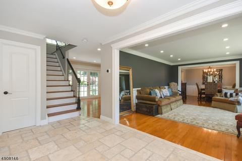 15 Almroth Dr, Wayne, NJ 07470 photo 6