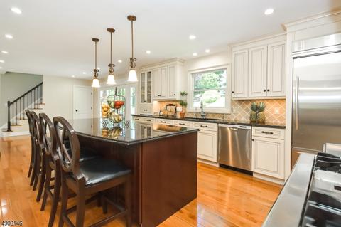 15 Almroth Dr, Wayne, NJ 07470 photo 13