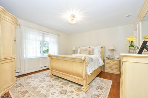 15 Almroth Dr, Wayne, NJ 07470 photo 20