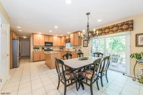 92 Andover Dr, Wayne, NJ 07470 photo 6