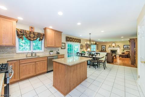 92 Andover Dr, Wayne, NJ 07470 photo 5