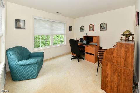 187 Levinberg Ln, Wayne, NJ 07470 photo 15