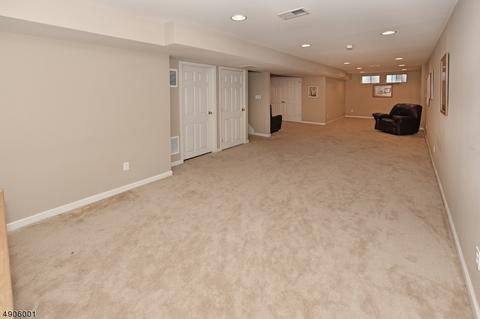 187 Levinberg Ln, Wayne, NJ 07470 photo 23