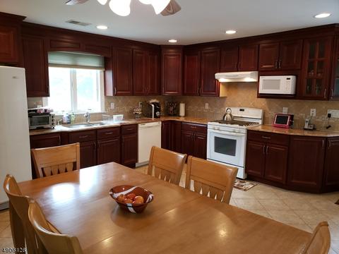 5 Stanton St, Clark, NJ 07066 photo 5