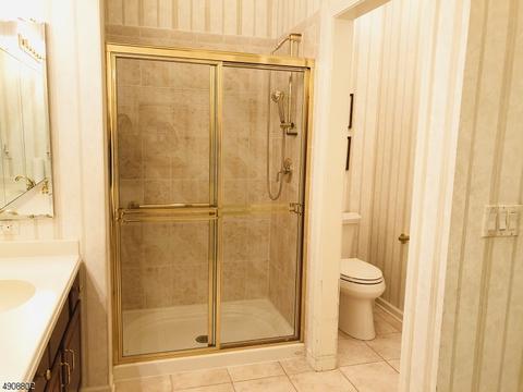 1111 Four Seasons Dr, Wayne, NJ 07470 photo 11