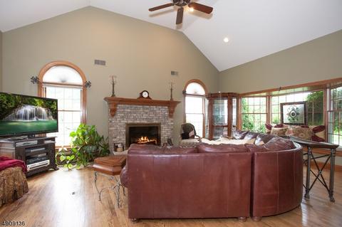 141 Chopin Dr, Wayne, NJ 07470 photo 9