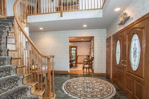 141 Chopin Dr, Wayne, NJ 07470 photo 3