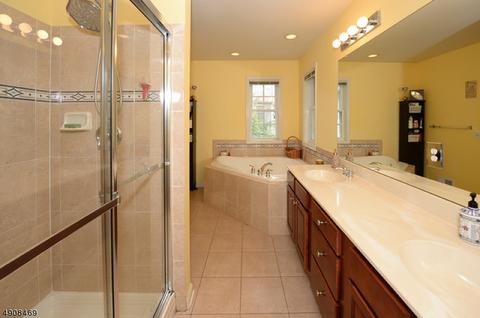 167 Levinberg Ln, Wayne, NJ 07470 photo 16