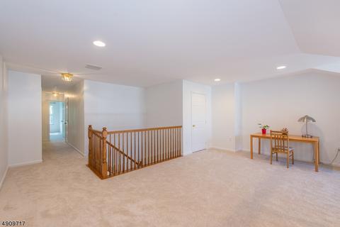 210 Swanstrom Pl E, Union, NJ 07083 photo 12