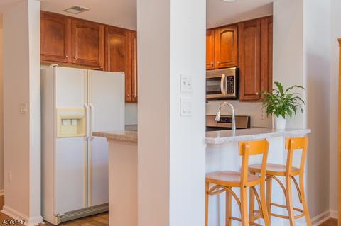 210 Swanstrom Pl E, Union, NJ 07083 photo 4
