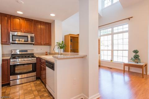 210 Swanstrom Pl E, Union, NJ 07083 photo 7
