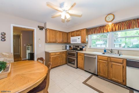 8 Prince Ct, Wayne, NJ 07470 photo 7