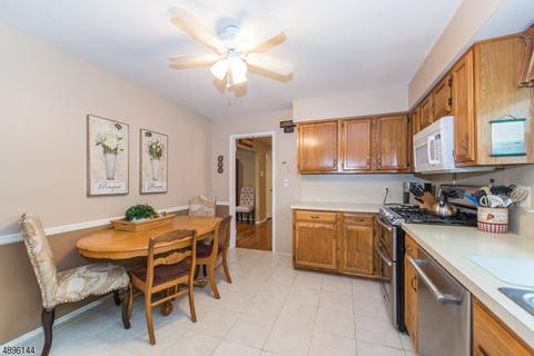 8 Prince Ct, Wayne, NJ 07470 photo 6