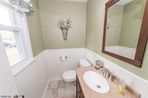8 Prince Ct, Wayne, NJ 07470 photo 16