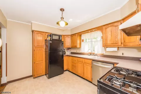 203 Hamilton Dr, Hackettstown, NJ 07840 photo 8
