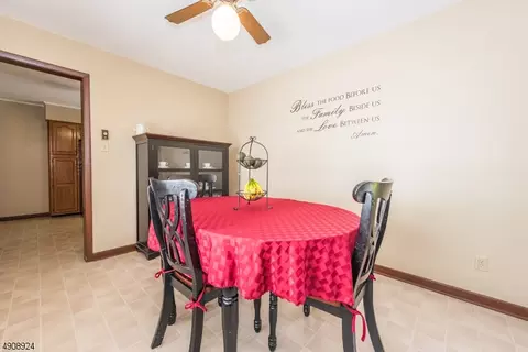 203 Hamilton Dr, Hackettstown, NJ 07840 photo 9