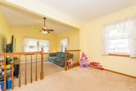 203 Hamilton Dr, Hackettstown, NJ 07840 photo 5
